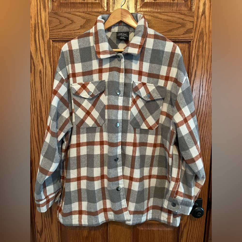 Women’s xl. Oversized look.